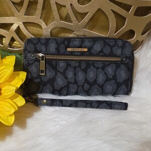 Travelon Dark Gray and Black Wristlet